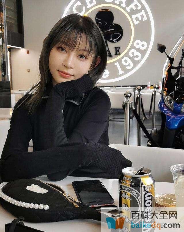 痞幼生日是97还是95?她官宣恋情,亲口承认男方很老!两人恋爱一年多家长也知情