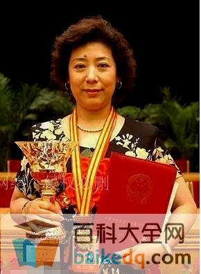 歌唱家关牧村个人资料，一碗面捡一个老公，结婚24年无绯闻